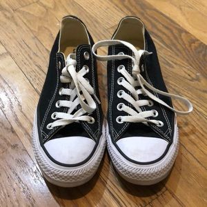 Black converse shoes